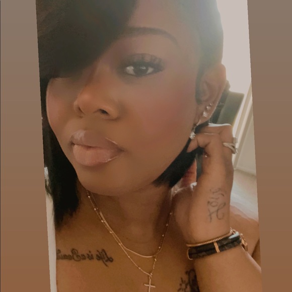 Meet your Posher, Brii - Picture 1 of 1